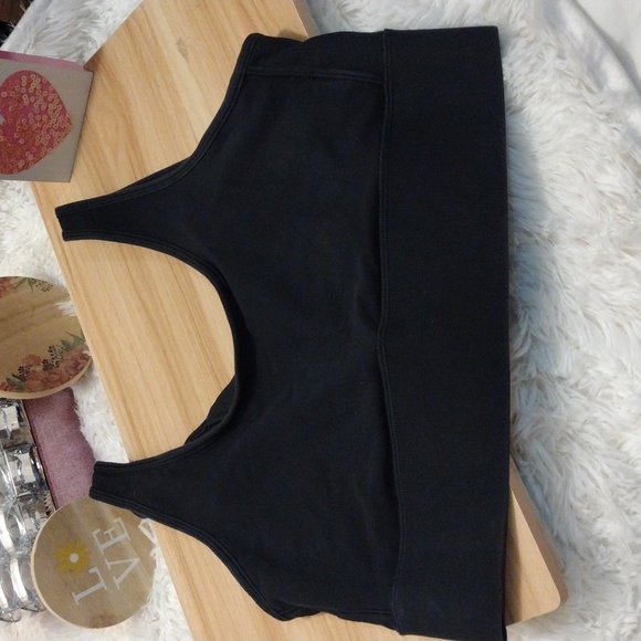 Under Armour Fitted Classic Strappy Back Black Sports Bra Size Large - Picture 2 of 6